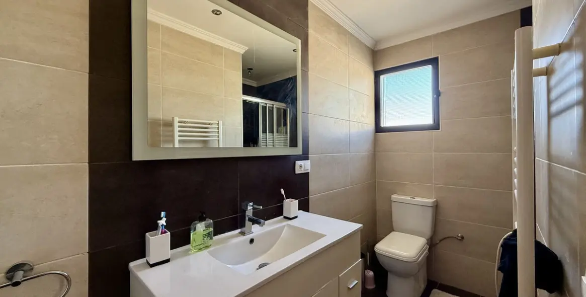 Sale of semi-detached house in Calypso 29