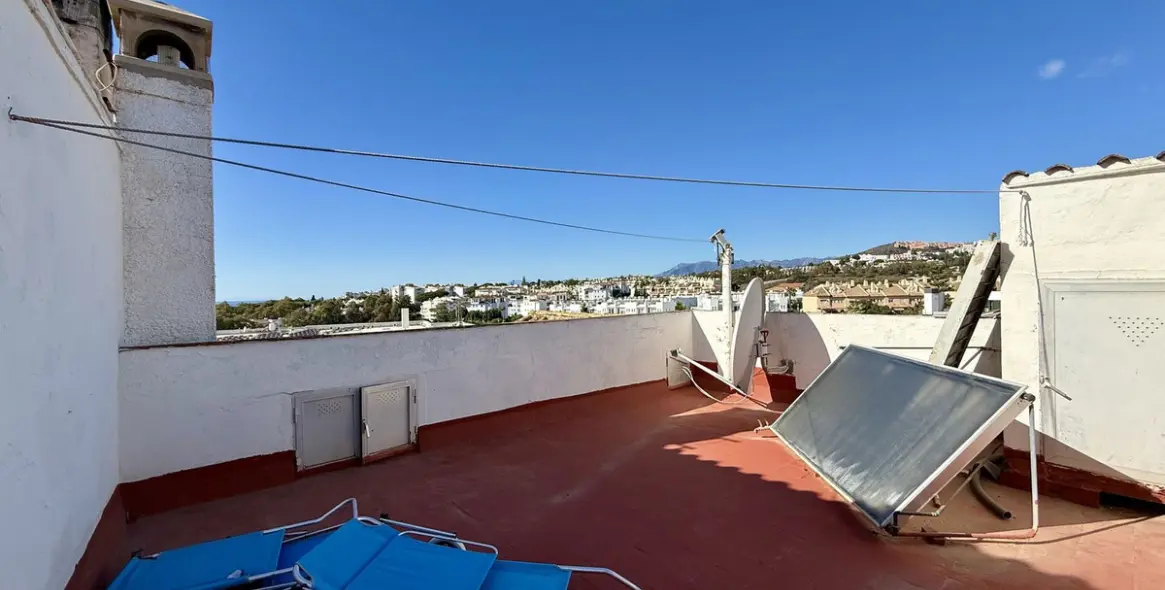 Sale of semi-detached house in Calypso 34