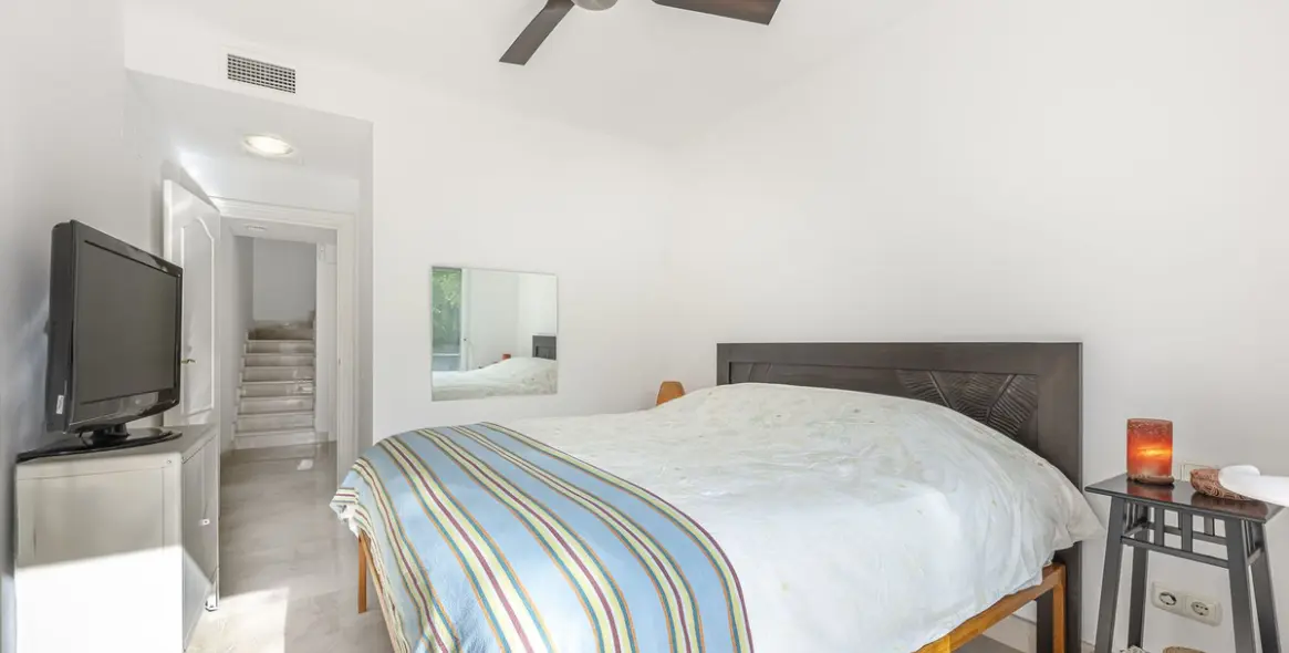 Sale of townhouse in Istán 17