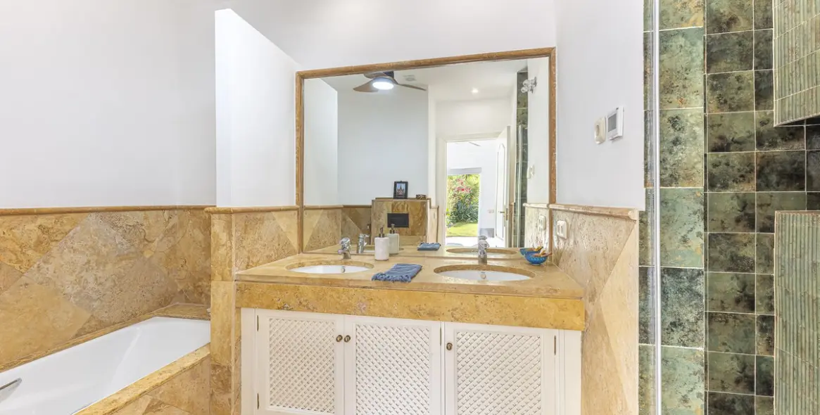 Sale of townhouse in Istán 20