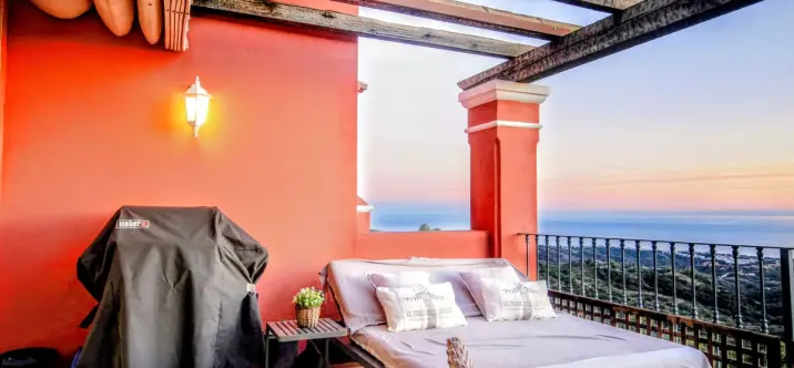 Sale of penthouse in Elviria 2