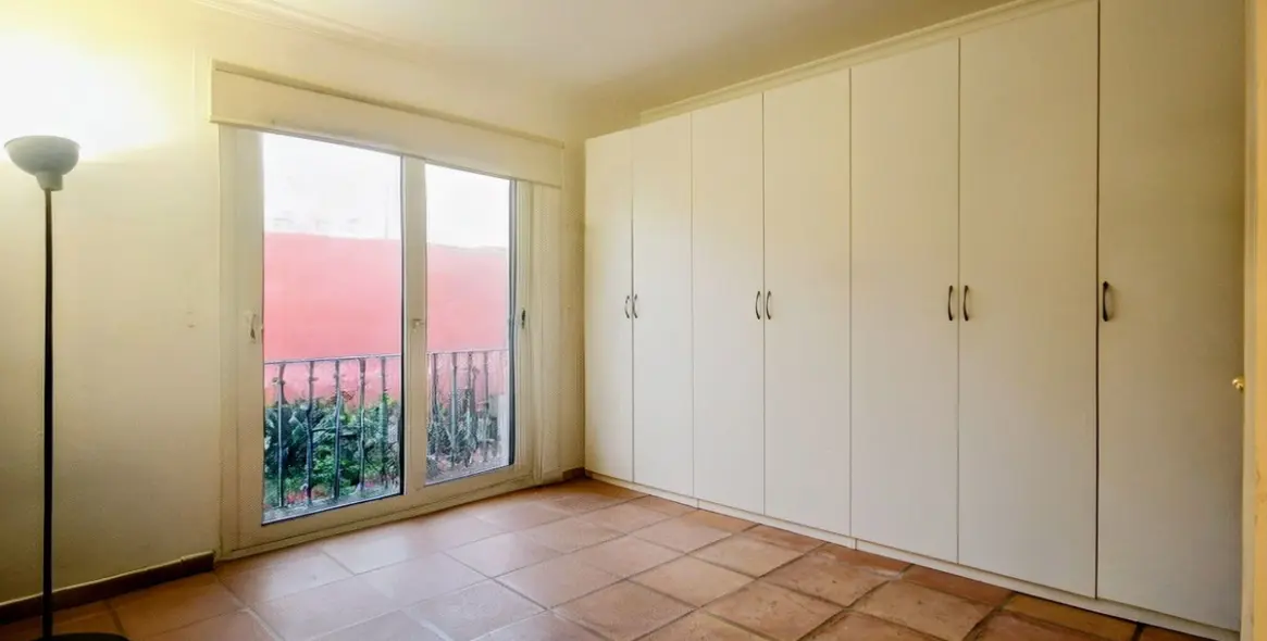 Sale of penthouse in Elviria 8