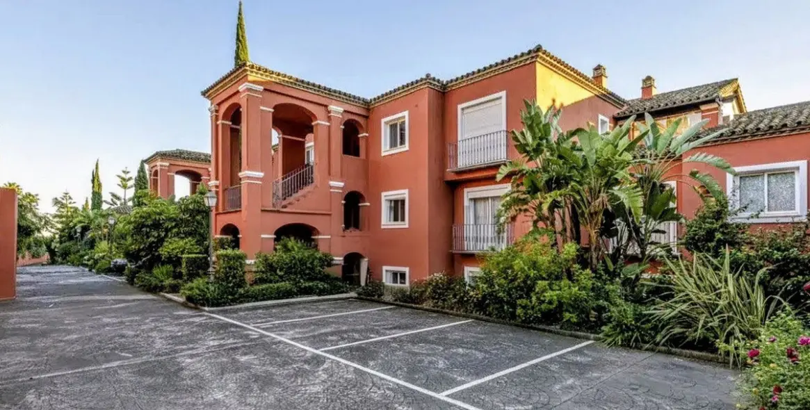 Sale of penthouse in Elviria 20