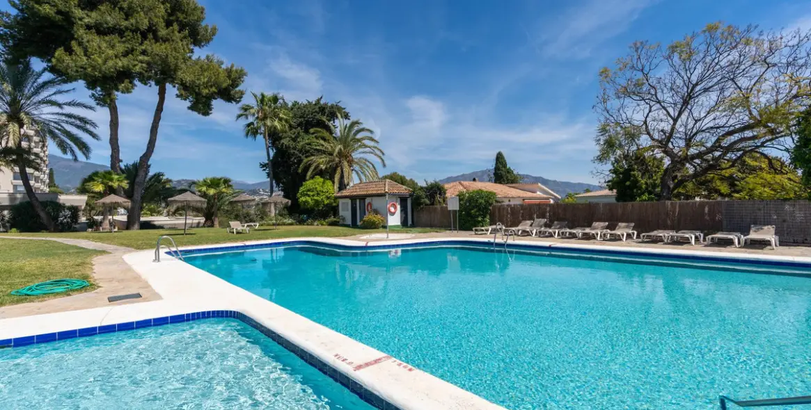 Sale of penthouse in Estepona (district Estepona) 5