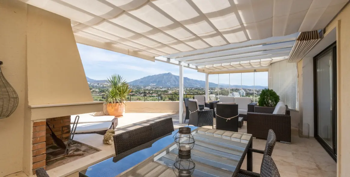 Sale of penthouse in Estepona (district Estepona) 10