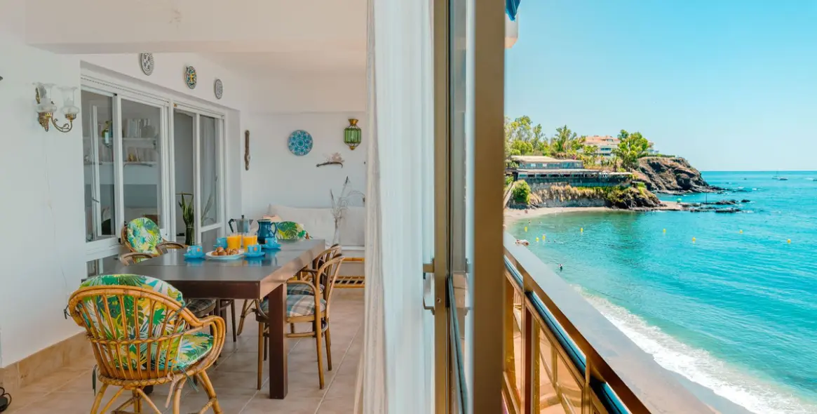 Venta de apartamento en planta media en Benalmadena Costa 1