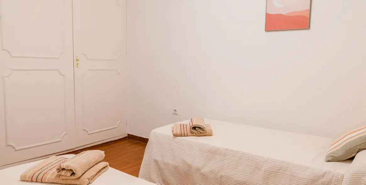 Venta de apartamento en planta media en Benalmadena Costa 8