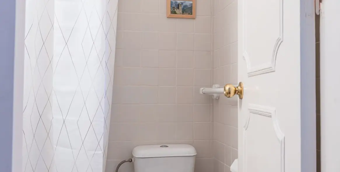 Venta de apartamento en planta media en Benalmadena Costa 12