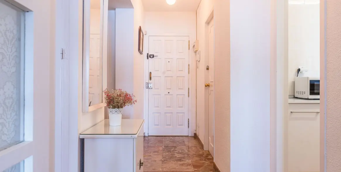 Venta de apartamento en planta media en Benalmadena Costa 16