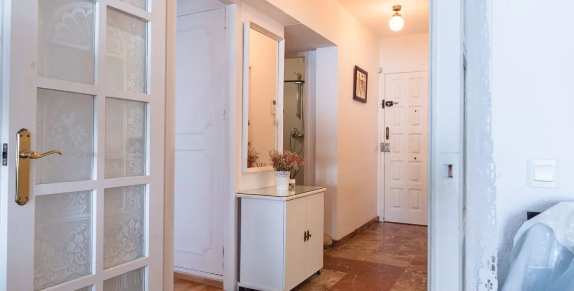 Venta de apartamento en planta media en Benalmadena Costa 17