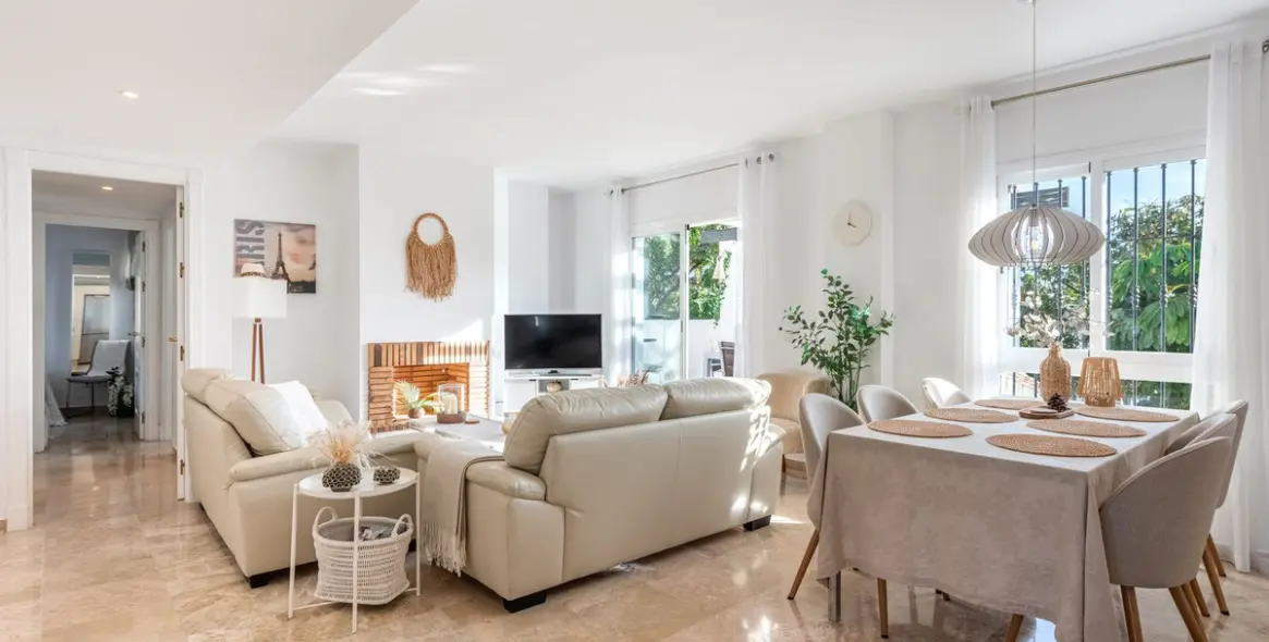 Sale of penthouse duplex in Nueva Andalucía 1