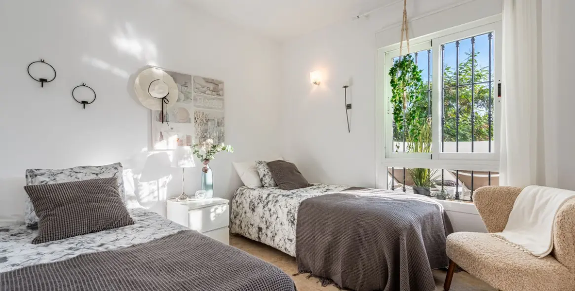 Sale of penthouse duplex in Nueva Andalucía 7