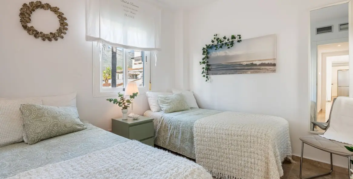 Sale of penthouse duplex in Nueva Andalucía 8