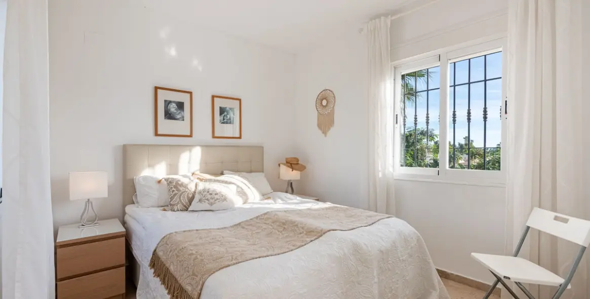 Sale of penthouse duplex in Nueva Andalucía 12