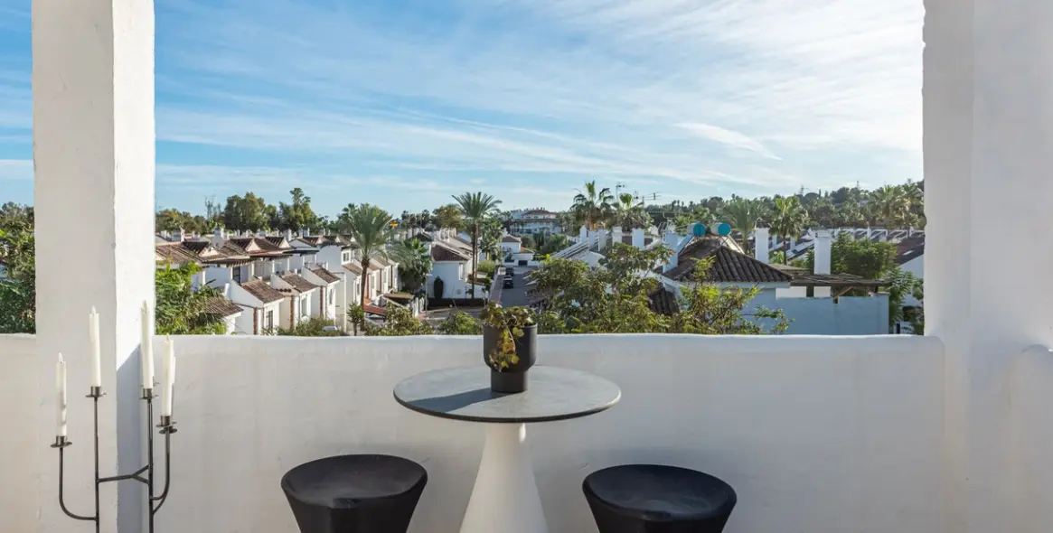 Sale of penthouse duplex in Nueva Andalucía 15