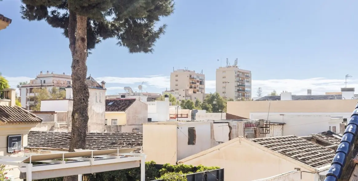 Sale of townhouse in Pedregalejo 48