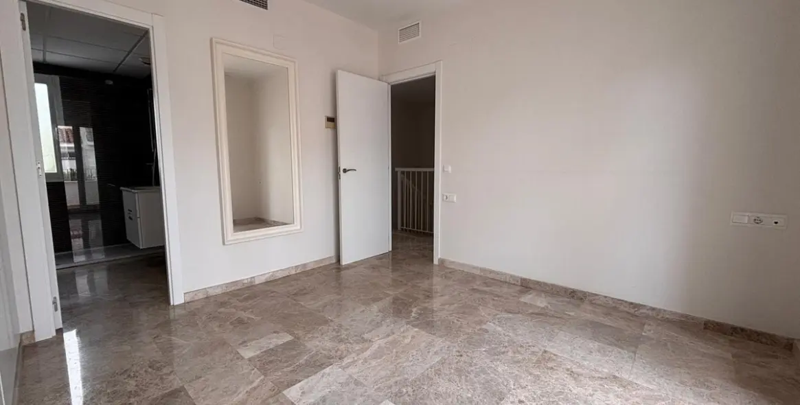 Продажа таунхауса в Nueva Andalucía (район Nueva Andalucía) 5