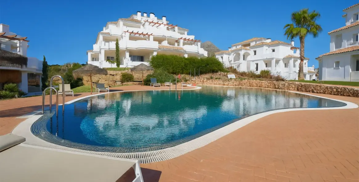 Продажа апартаментов на первом этаже в Nueva Andalucía 1