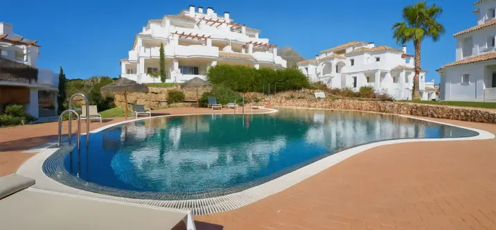 Продажа апартаментов на первом этаже в Nueva Andalucía 0