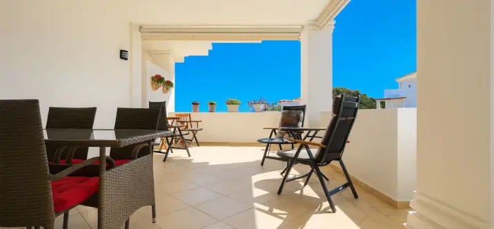 Продажа апартаментов на первом этаже в Nueva Andalucía 2