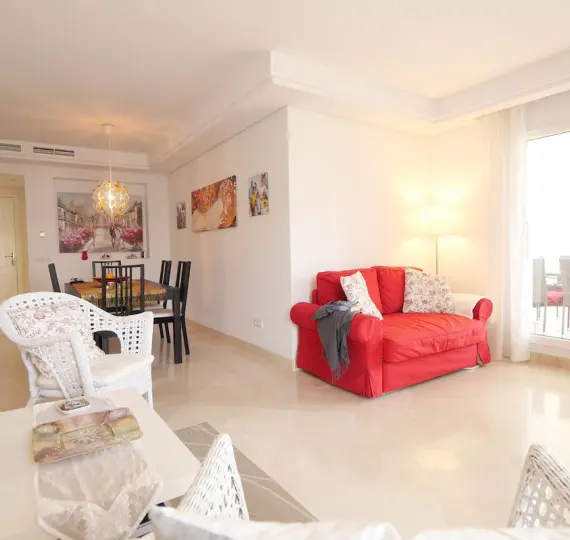 Продажа апартаментов на первом этаже в Nueva Andalucía