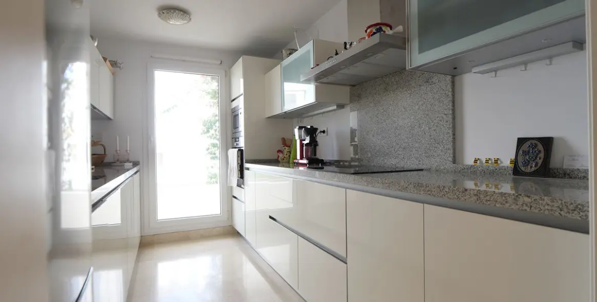 Продажа апартаментов на первом этаже в Nueva Andalucía 7