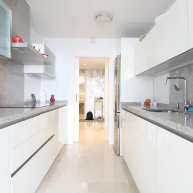 Продажа апартаментов на первом этаже в Nueva Andalucía