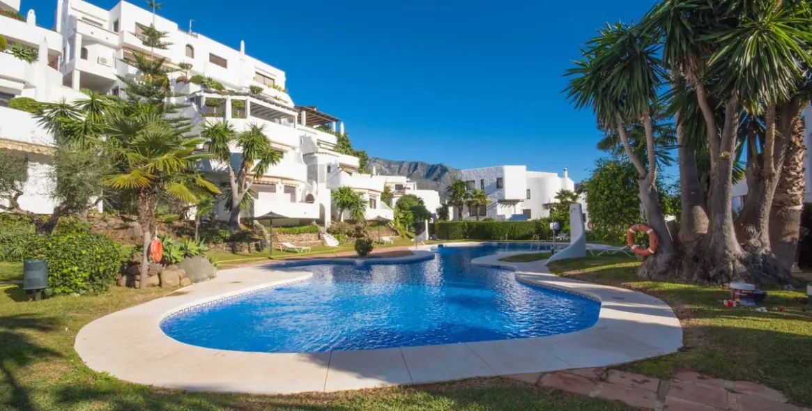 Продажа апартаментов на среднем этаже в The Golden Mile 1