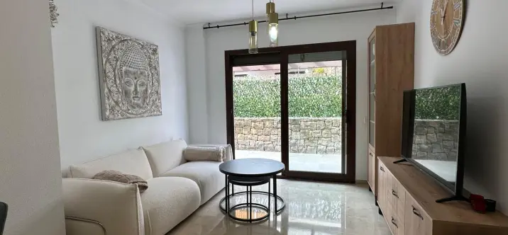 Sale of middle floor apartment in The Golden Mile 4