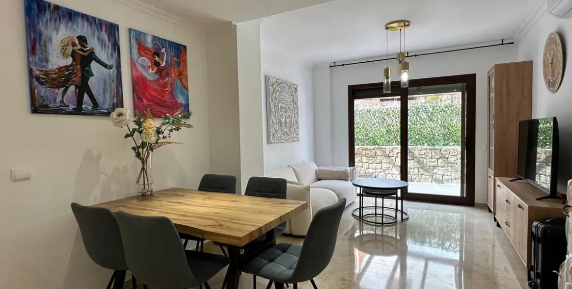 Продажа апартаментов на среднем этаже в The Golden Mile 6