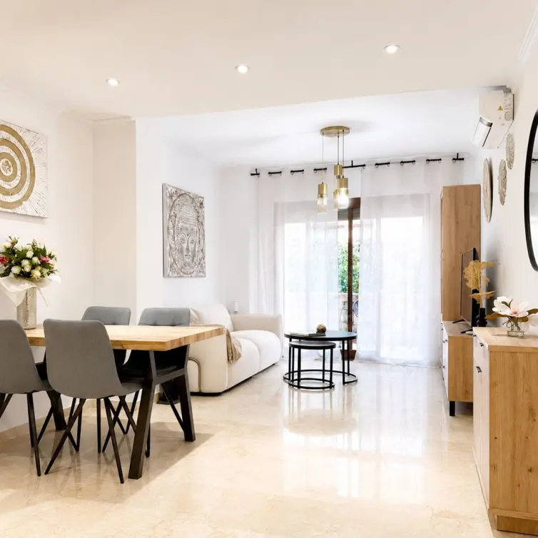 Sale of middle floor apartment in Marbella