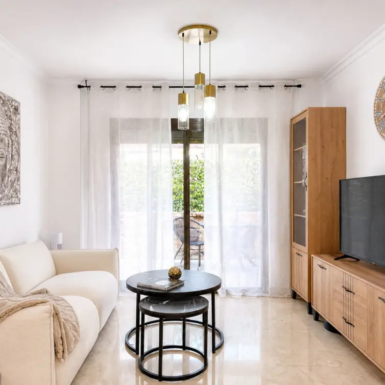 Sale of middle floor apartment in Marbella