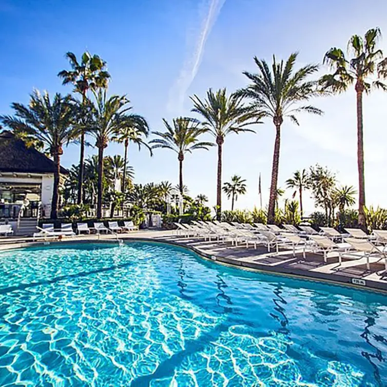 Sale of middle floor apartment in Marbella