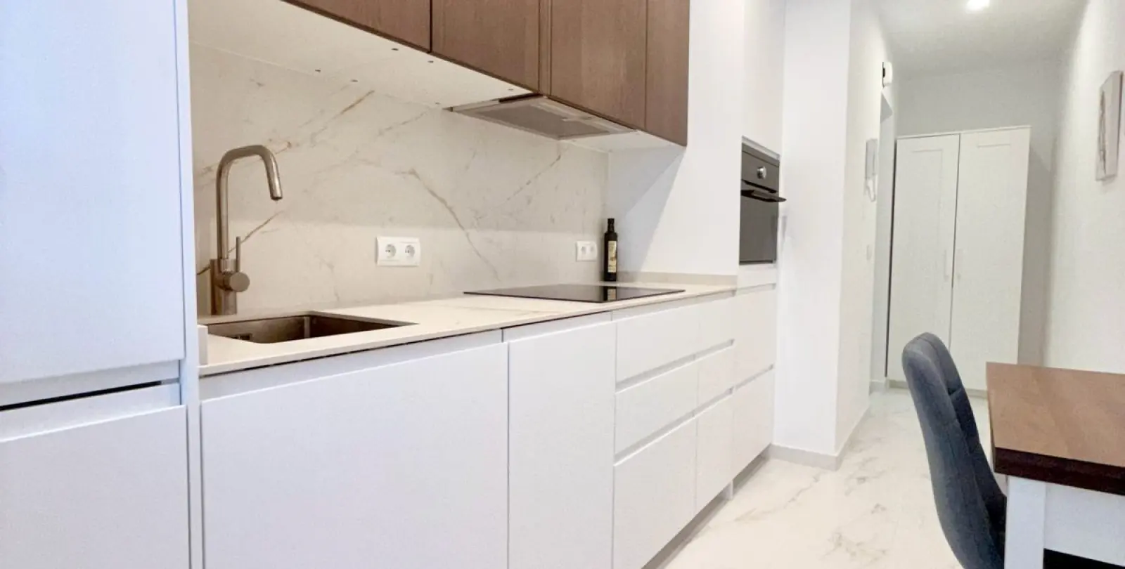 Sale of middle floor apartment in Marbella 8