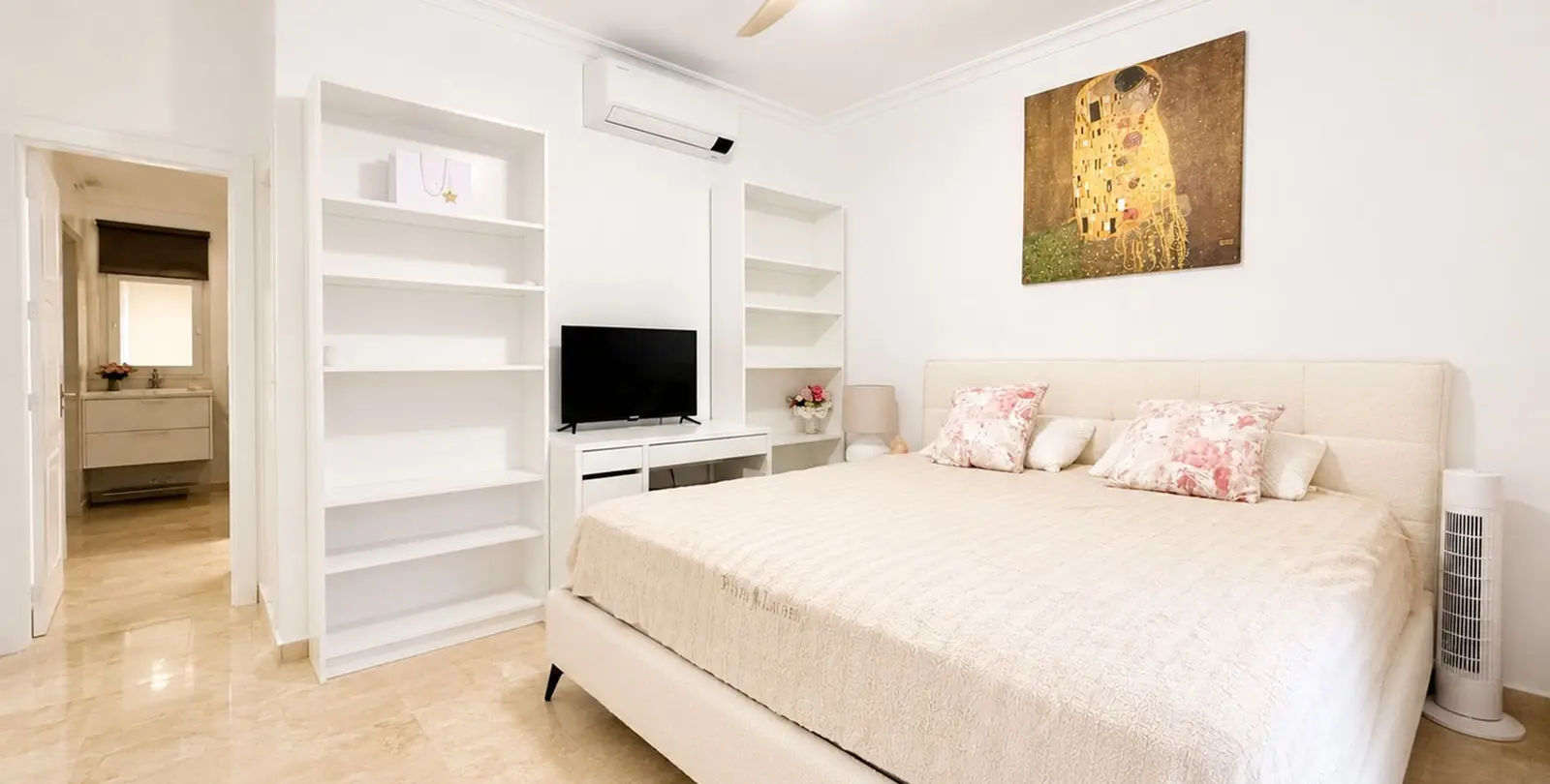 Sale of middle floor apartment in Marbella 10