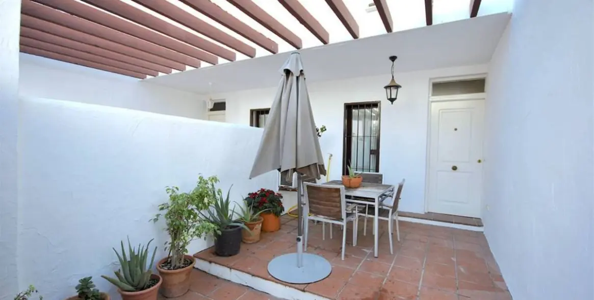 Sale of duplex in Aloha 6