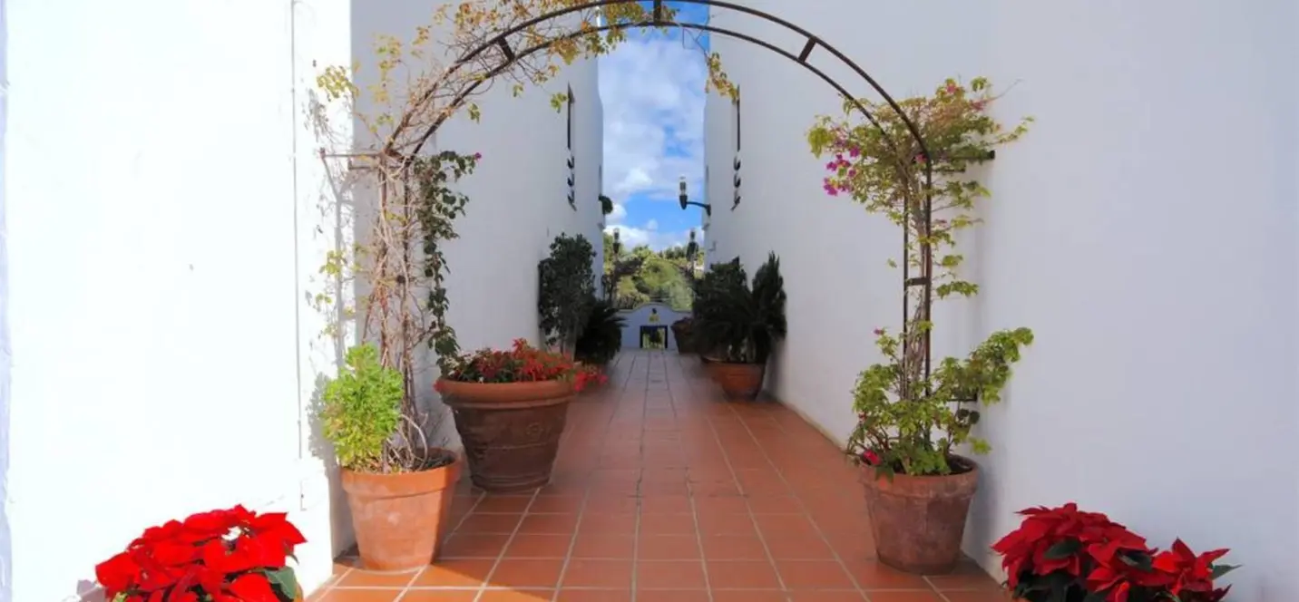 Sale of duplex in Aloha 4