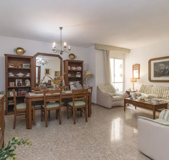 Sale of middle floor apartment in Málaga Centro