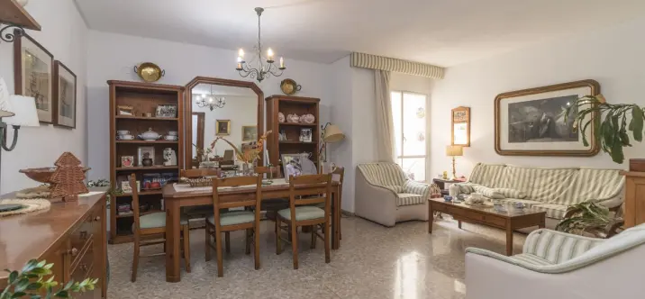 Sale of middle floor apartment in Málaga Centro 0