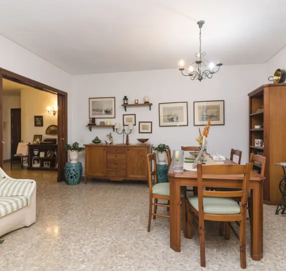 Sale of middle floor apartment in Málaga Centro