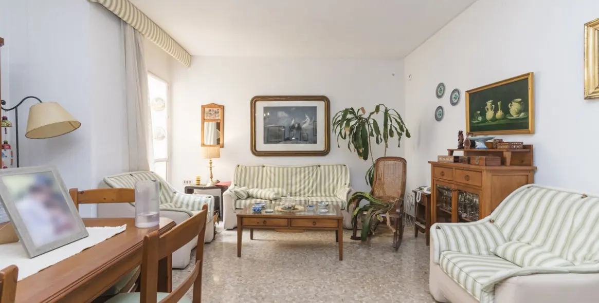 Sale of middle floor apartment in Málaga Centro 3