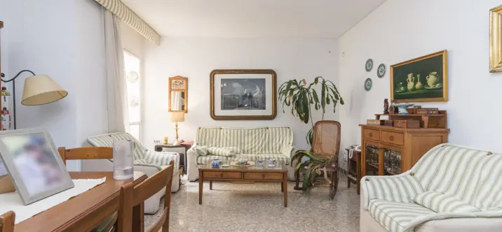 Sale of middle floor apartment in Málaga Centro 2