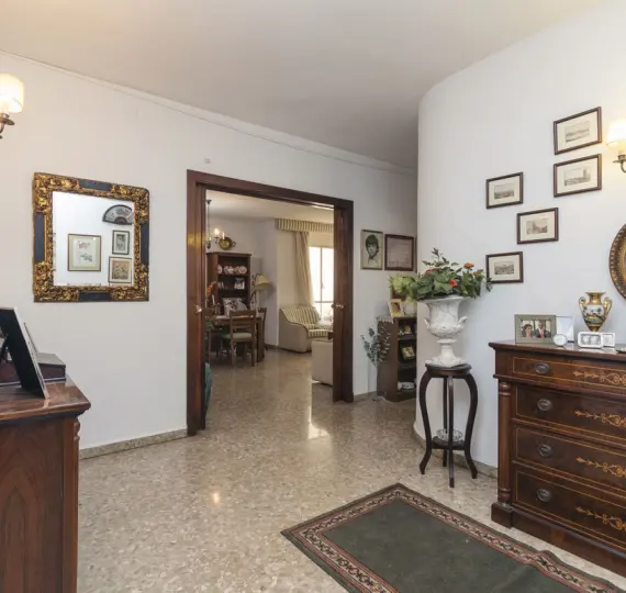 Sale of middle floor apartment in Málaga Centro