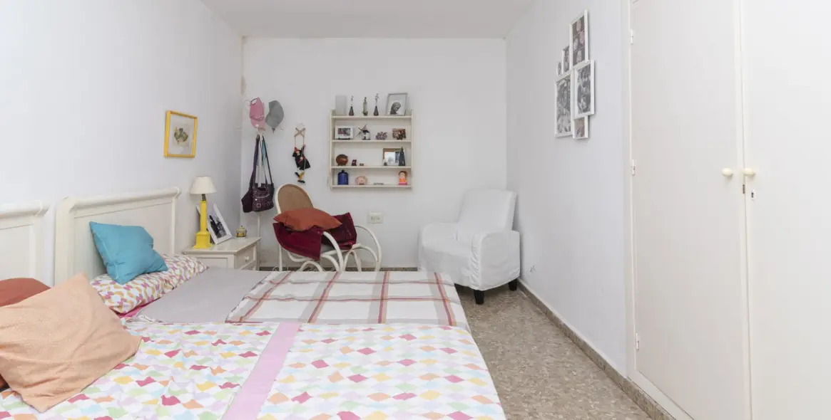 Sale of middle floor apartment in Málaga Centro 14