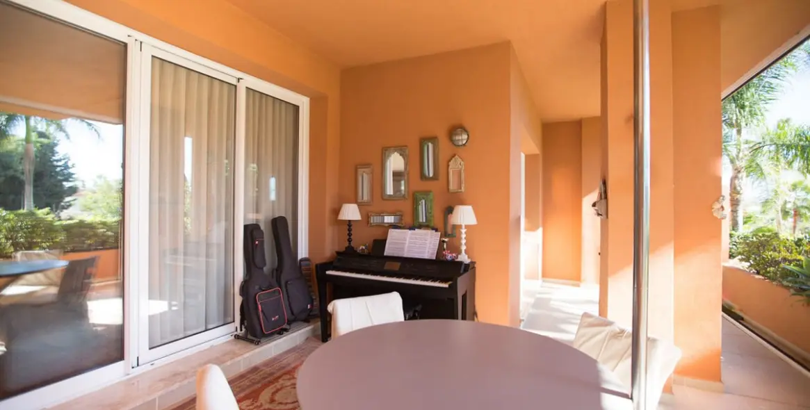 Sale of ground floor apartment in Nueva Andalucía 24