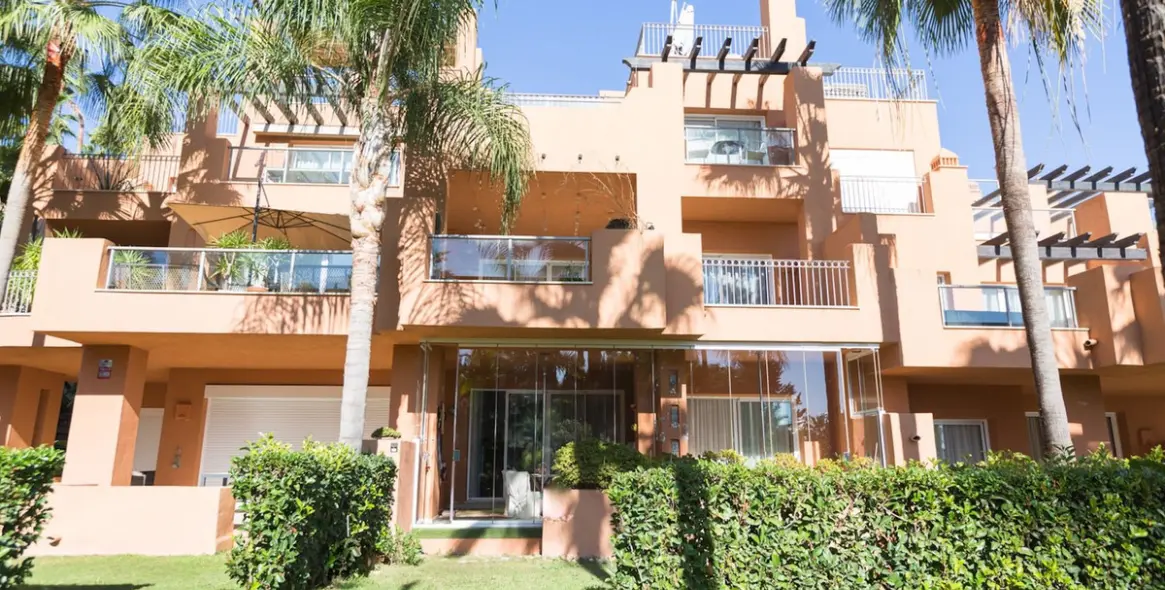 Sale of ground floor apartment in Nueva Andalucía 28