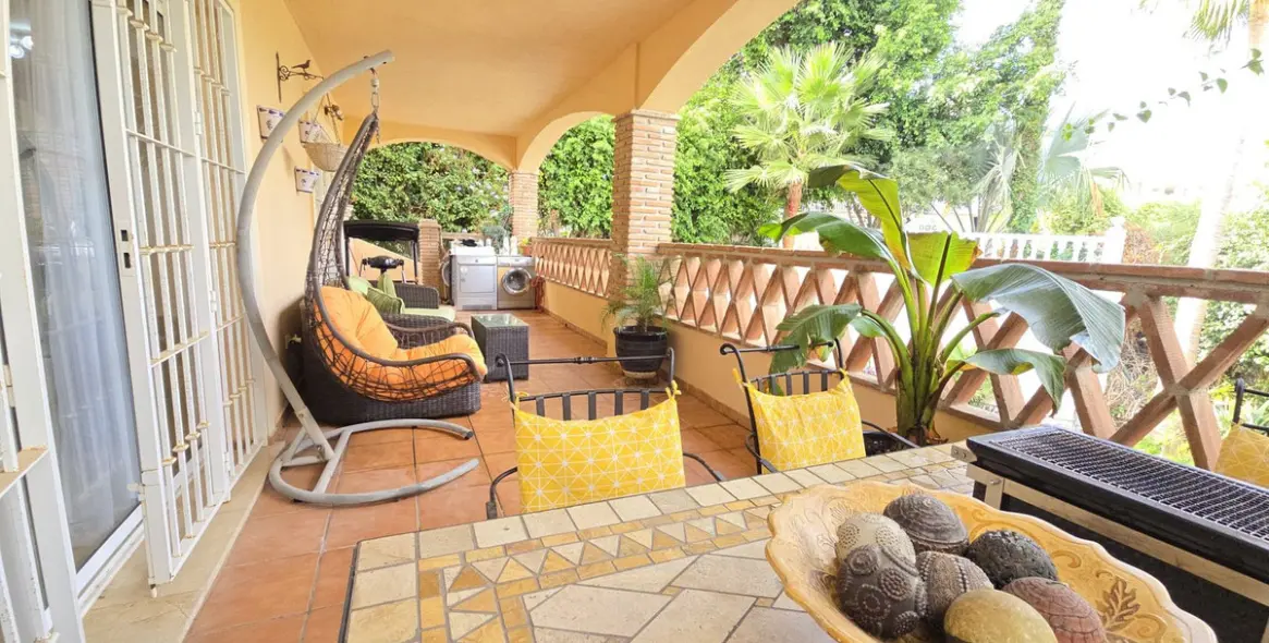 Продажа  отдельно стоящей виллы в Riviera del Sol 1