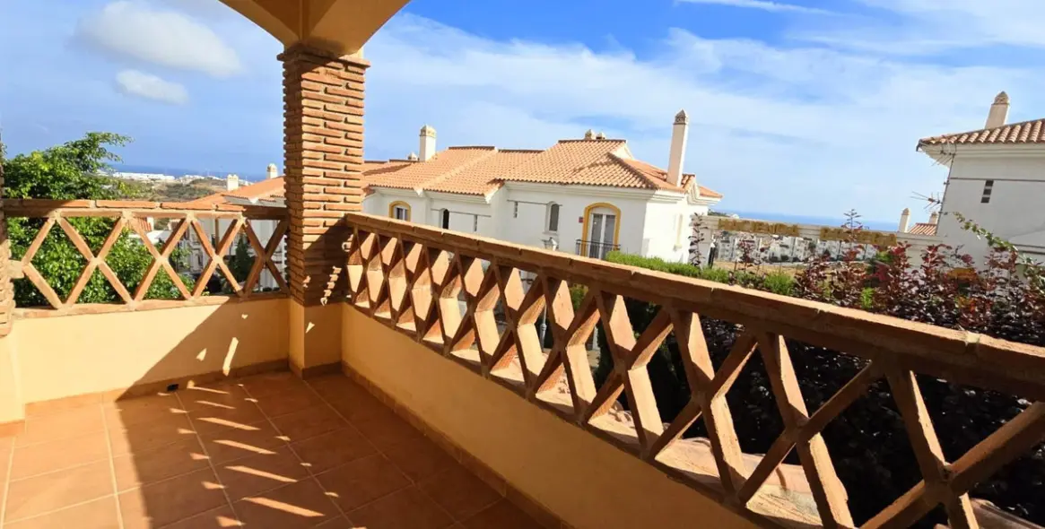 Продажа  отдельно стоящей виллы в Riviera del Sol 3