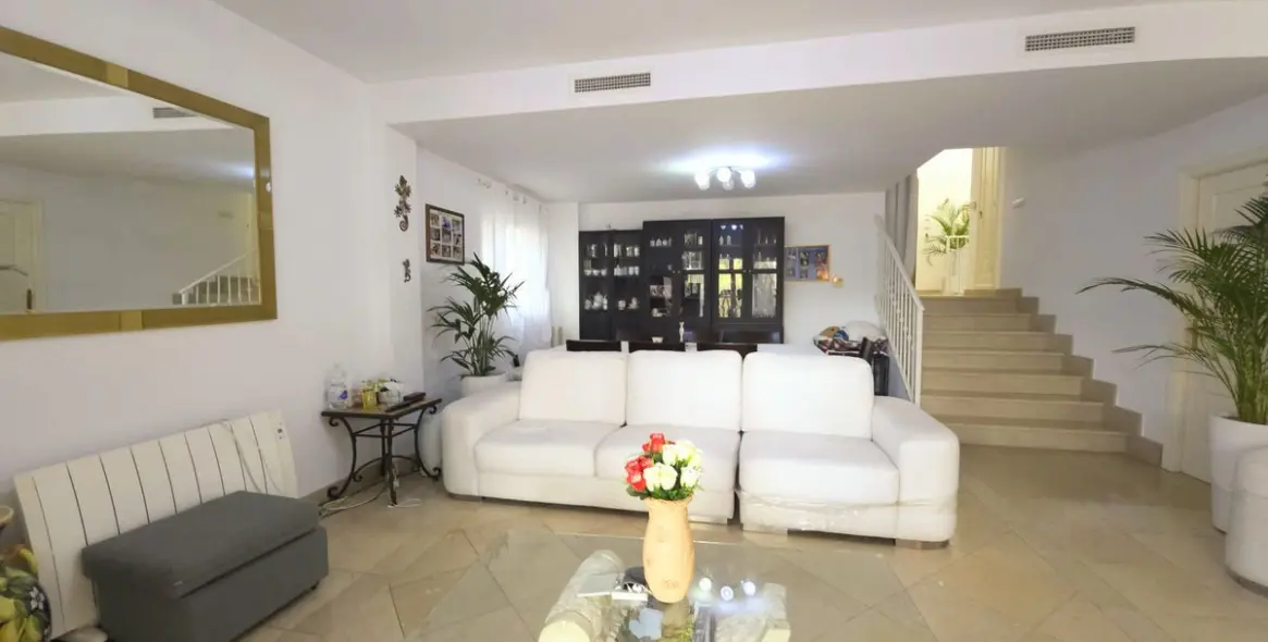 Продажа  отдельно стоящей виллы в Riviera del Sol 20