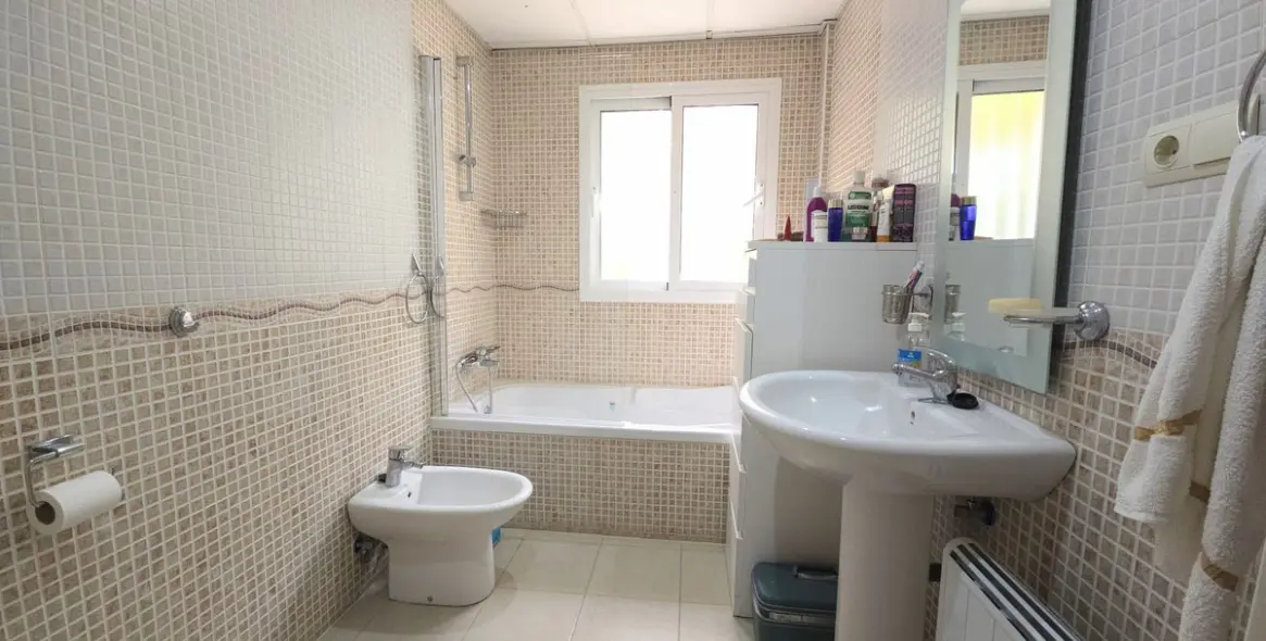 Sale of detached villa in Riviera del Sol 25